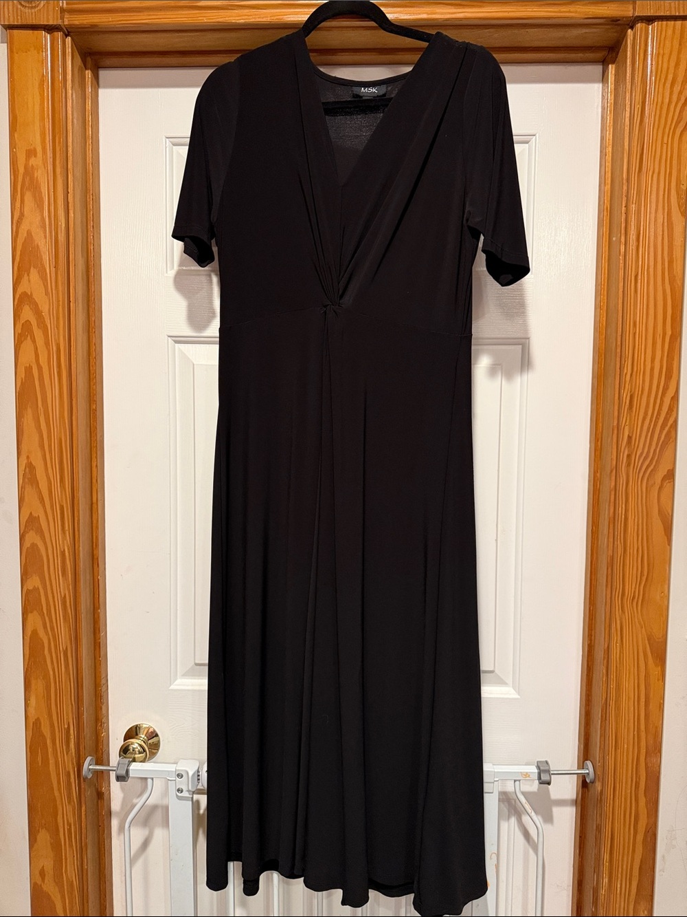 MSK Black V-Neck Twist-Front Short Sleeve Midi Dress